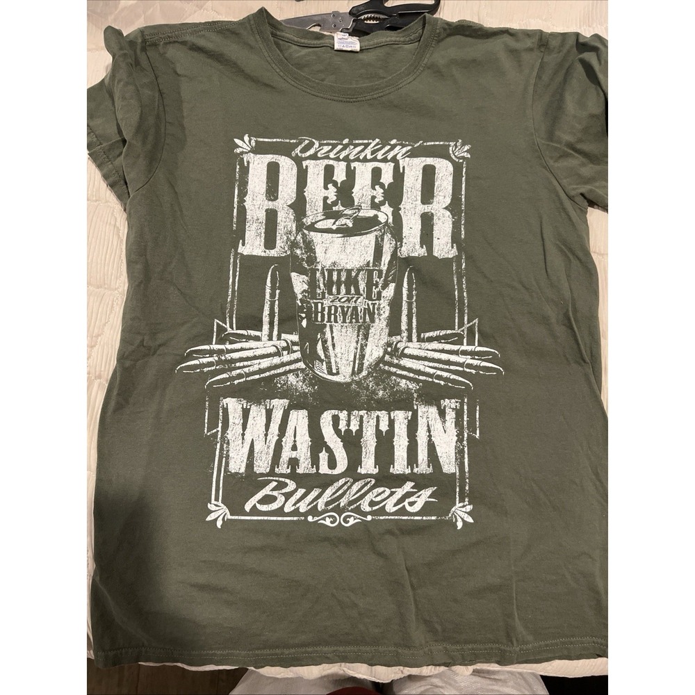 Luke Bryan 2011 Drinking Beer Waiting Bullets T Shirt Gilden Medium‎